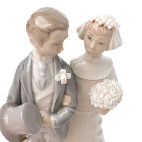 Vtg LLADRO 'BRIDE & GROOM' FIGURINE Handmade Porcelain Retired 4808 - Picture 4 of 16